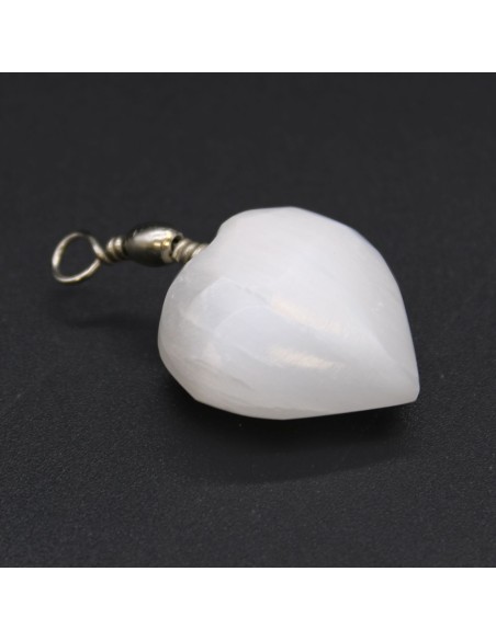 Pendentif cœur en sélénite – Paix zen