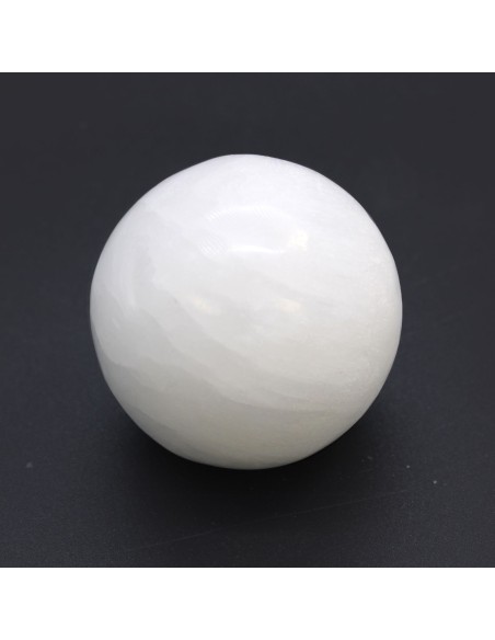 Sphère en sélénite – Pureté zen
