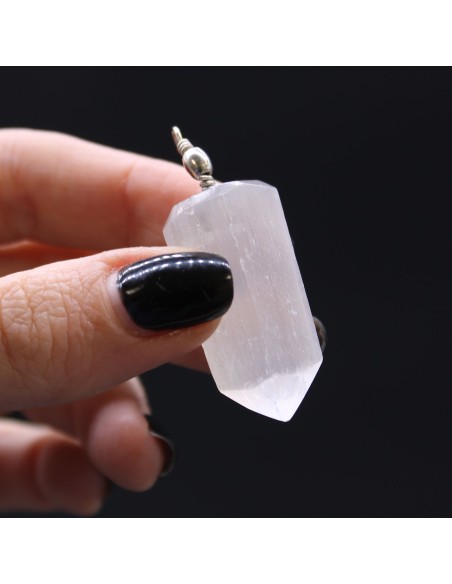 Pendentif Oblix en sélénite – Pureté zen