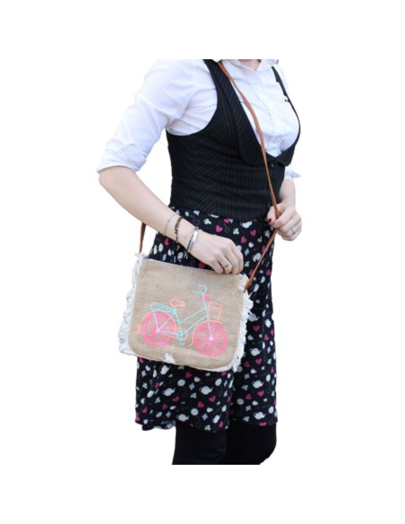 Sac à franges – Broderie estivale