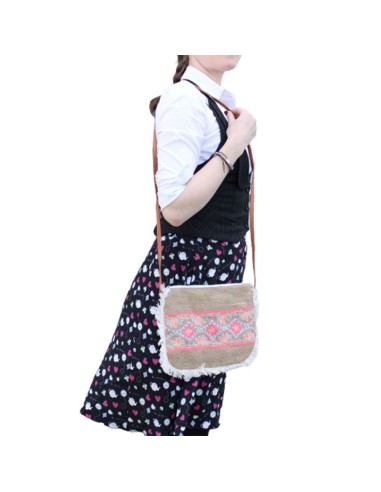 Sac à franges – Broderie estivale