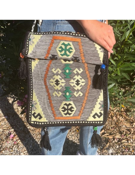 Sac bandoulière de festival Kilim – Gris clair