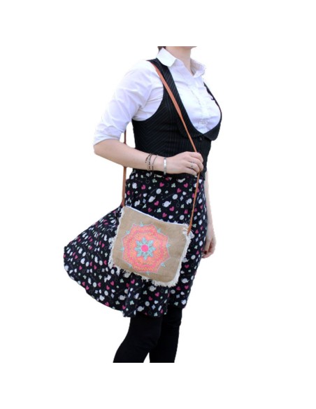 Sac à franges – Broderie mandala
