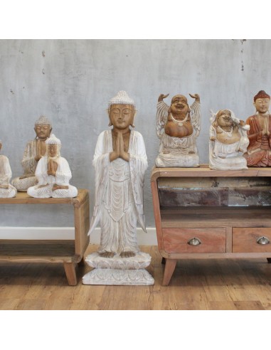 Statue de Bouddha debout – Accueil et sérénité