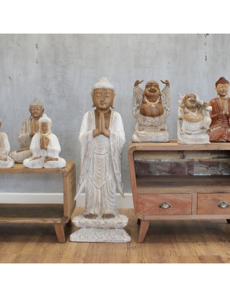 Statue de Bouddha debout – Accueil et sérénité