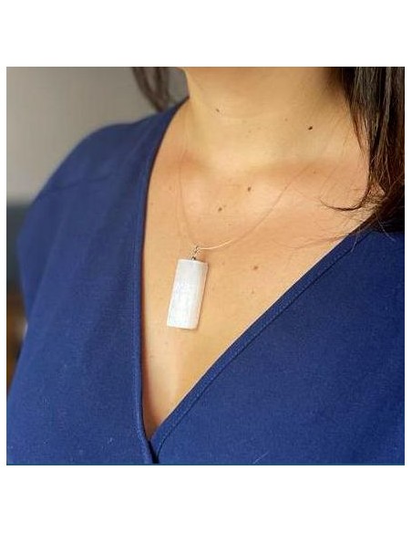 Pendentif en sélénite naturelle – Clarté spirituelle