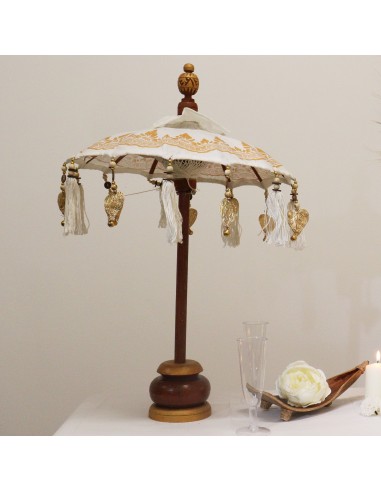 Ombrelle balinaise décorative dorée – Élégance zen