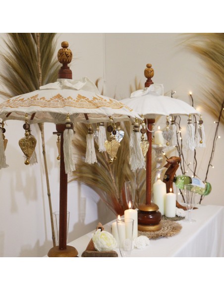 Ombrelle balinaise décorative dorée – Élégance zen