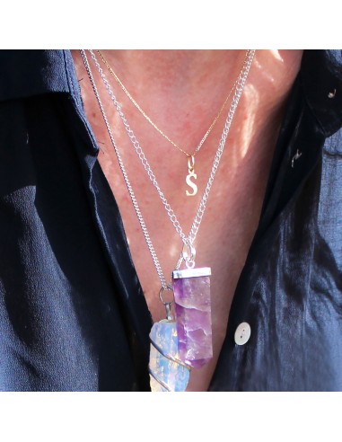 Pendentif plat en quartz de roche – Clarté zen