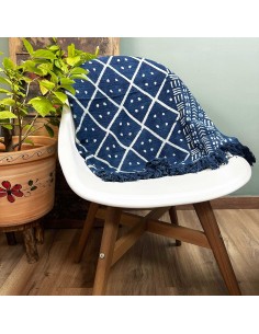Plaid indigo artisanal – Profondeur nocturne zen
