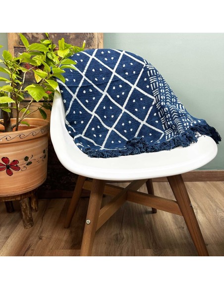 Plaid indigo artisanal – Profondeur nocturne zen