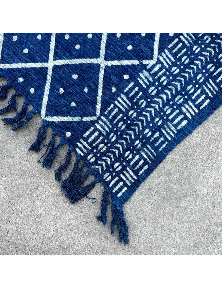 Plaid indigo artisanal – Profondeur nocturne zen