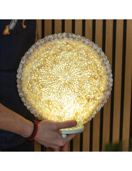 Lampe boho en coquillages – Lumière océane