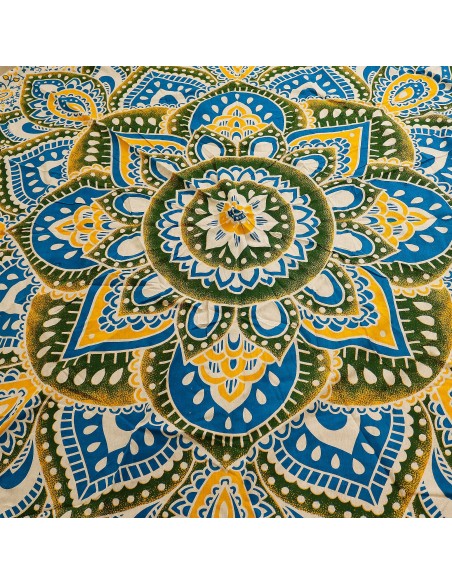 Mandala textile géant – Vibrations solaires