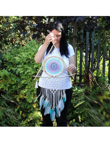 Attrape-rêves macramé pyramide – Blanc & turquoise