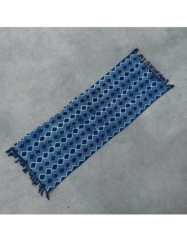 Chemin de table indigo artisanal – Motif Heerak