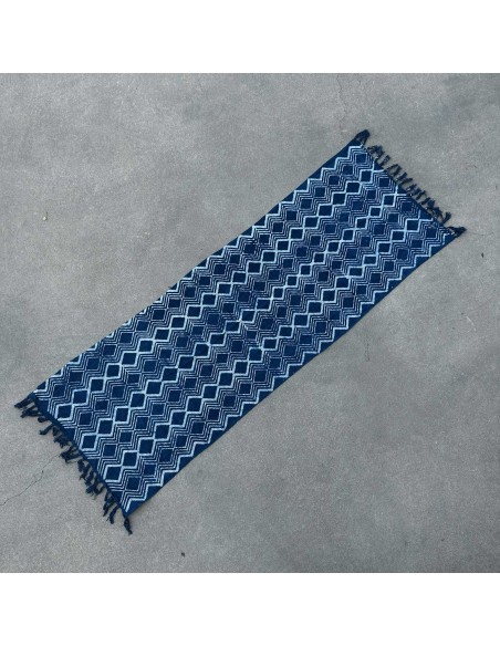 Chemin de table indigo artisanal – Motif Heerak