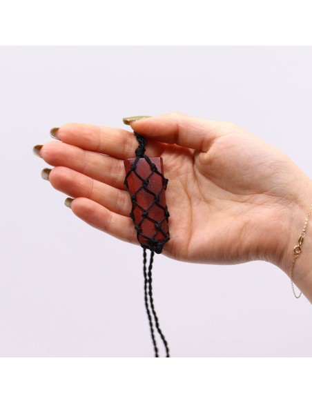 Pendentif pointe tressée en jaspe rouge – Force