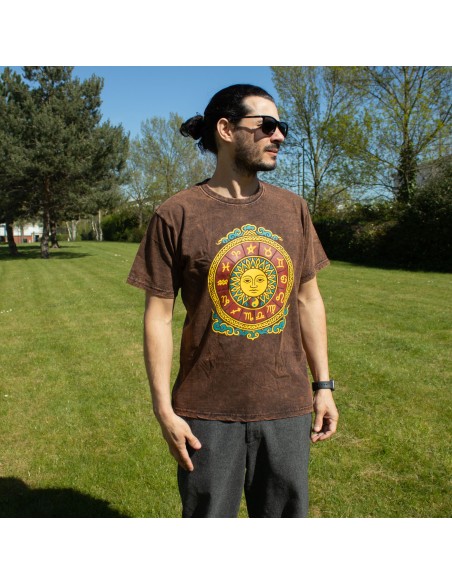 Nomad Sari Camiseta de algodÃ³n lavado a piedra - Sol y Zodiaco - MarrÃ³n - Talla S